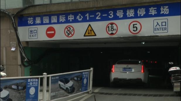 DƬ